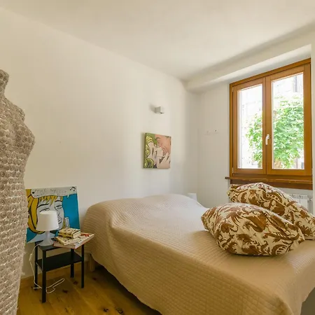 Discesa A Apartamento *